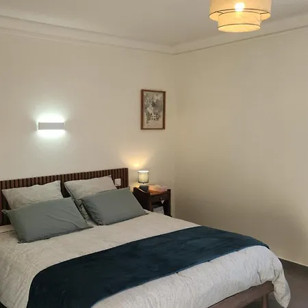 Entier Dans Un Espace De Verdure דירה פרפיניין