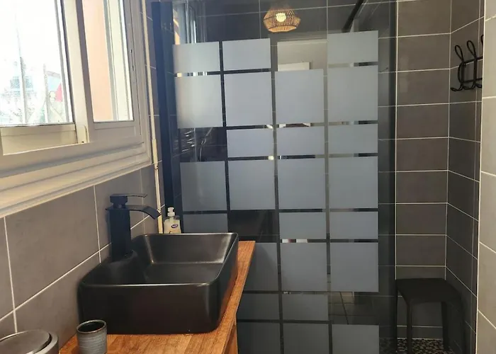 Apartament Entier Dans Un Espace De Verdure *