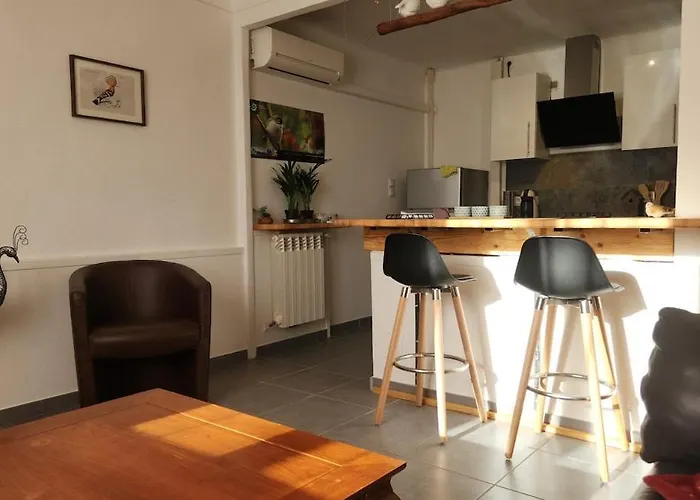 Entier Dans Un Espace De Verdure