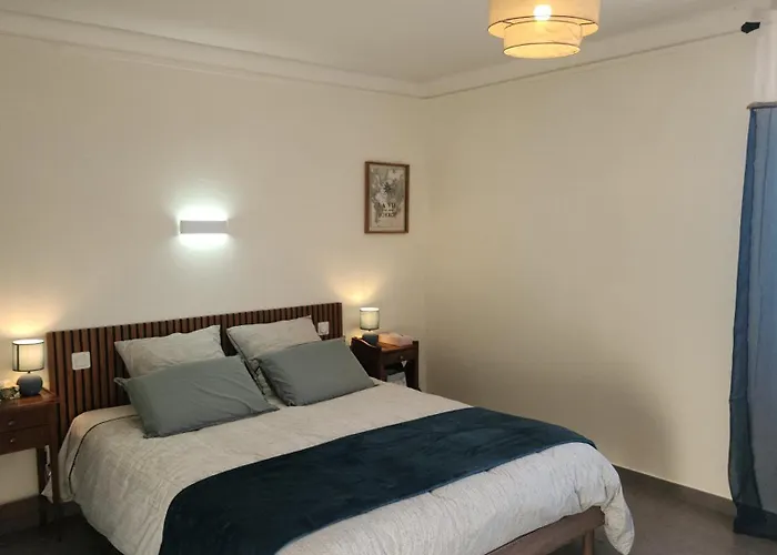 Entier Dans Un Espace De Verdure דירה פרפיניין