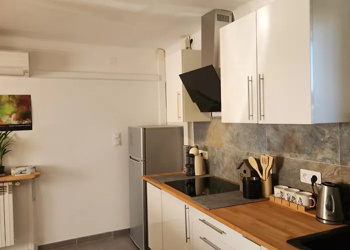 דירה Entier Dans Un Espace De Verdure *